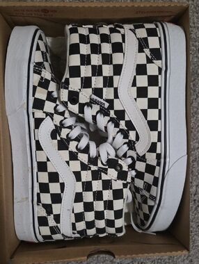 Vans Women's Black & White Checkerboard High-Top Sneakers New In Box